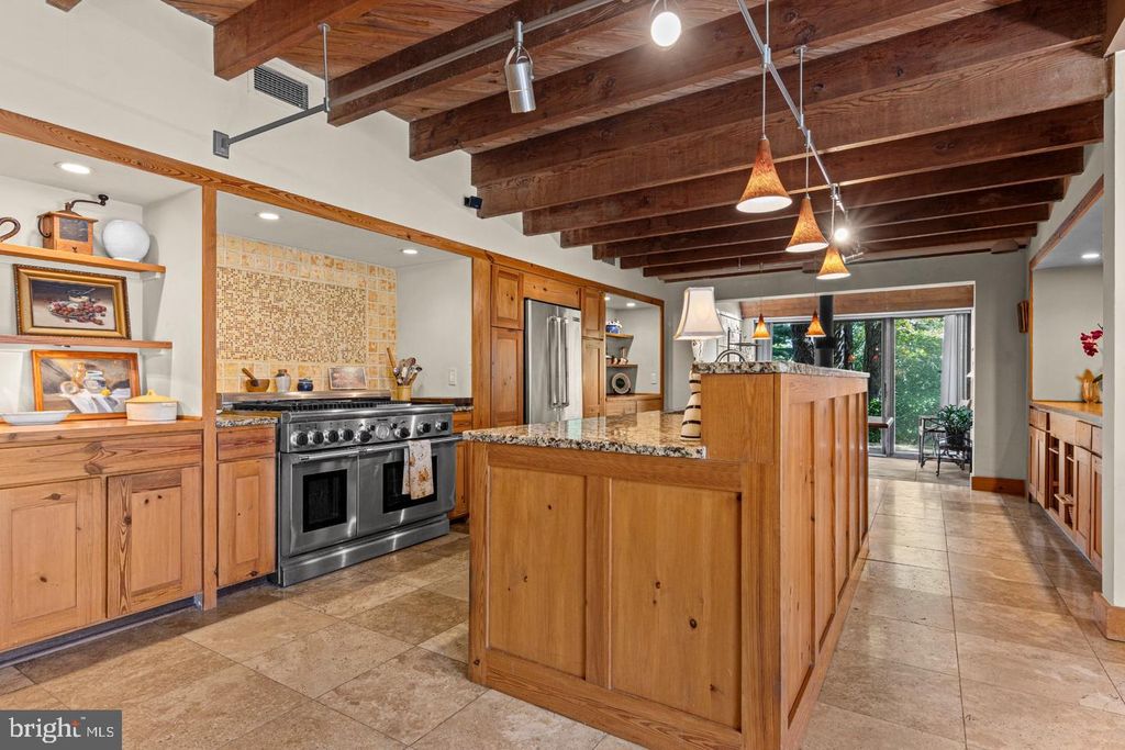 2215 GRUBBS MILL RD, BERWYN, PA 19312 — photo 2