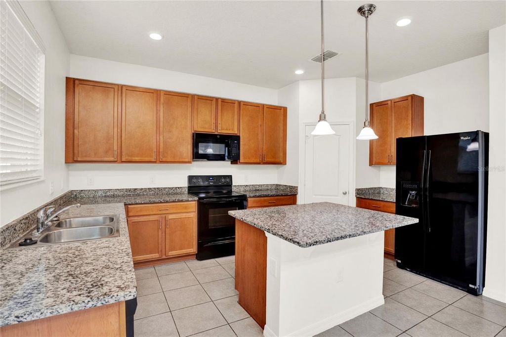 Image 13 of property listing at 14571 WARD ROAD, Orlando, FL 32824