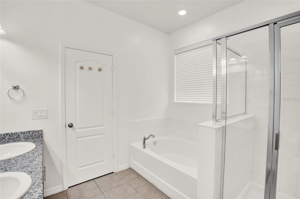 Image 20 of property listing at 14571 WARD ROAD, Orlando, FL 32824