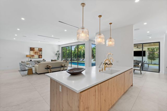 2506 NE 14TH Street, Fort Lauderdale, FL 33304