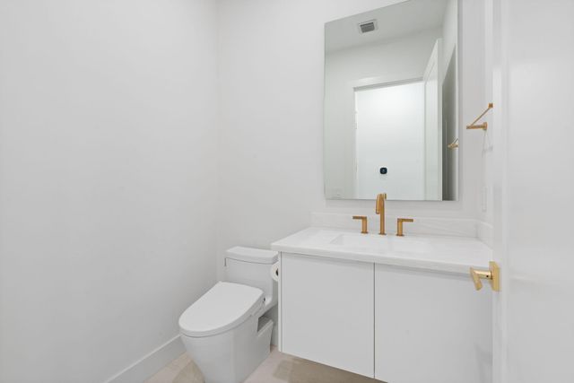 2506 NE 14TH Street, Fort Lauderdale, FL 33304