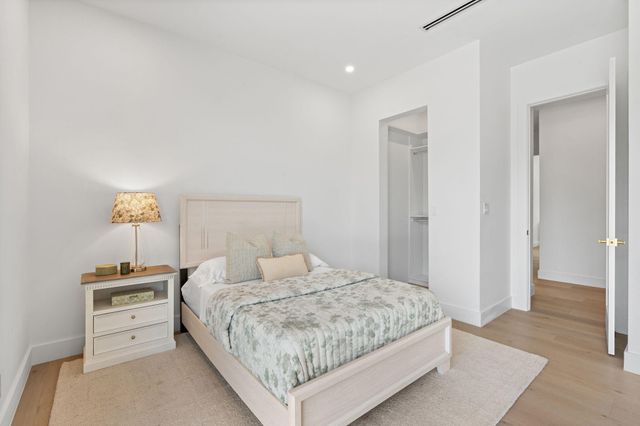 2506 NE 14TH Street, Fort Lauderdale, FL 33304