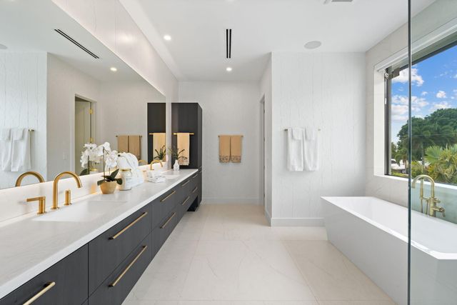 2506 NE 14TH Street, Fort Lauderdale, FL 33304