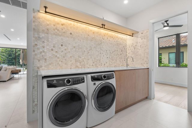 2506 NE 14TH Street, Fort Lauderdale, FL 33304