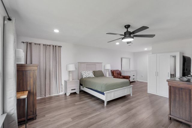 709 SW Dallas Street, Grand Prairie, TX 75051