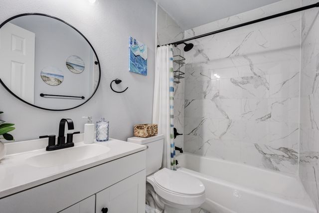 709 SW Dallas Street, Grand Prairie, TX 75051