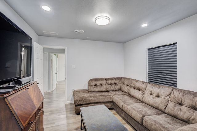 709 SW Dallas Street, Grand Prairie, TX 75051