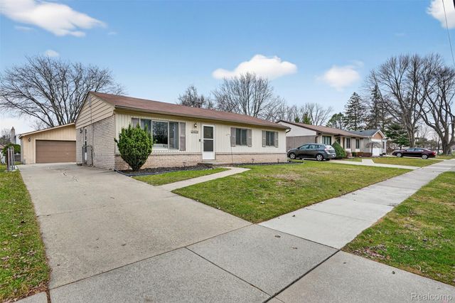 31674 Grove, Fraser, MI 48026