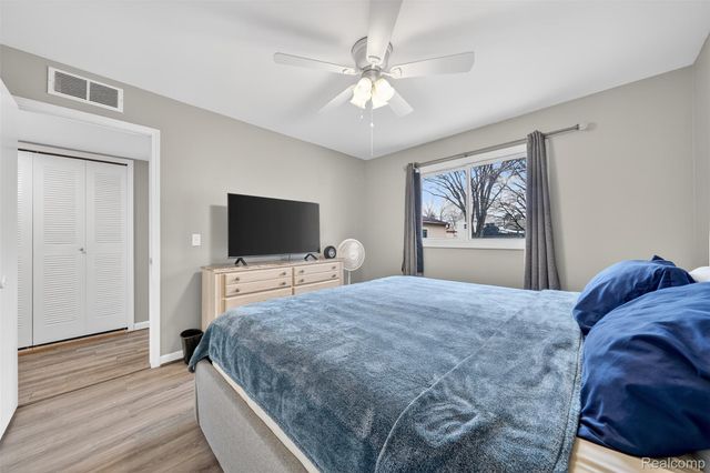 31674 Grove, Fraser, MI 48026