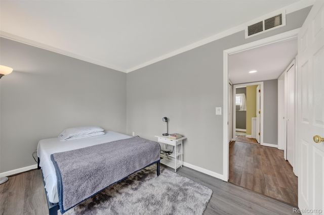 31674 Grove, Fraser, MI 48026