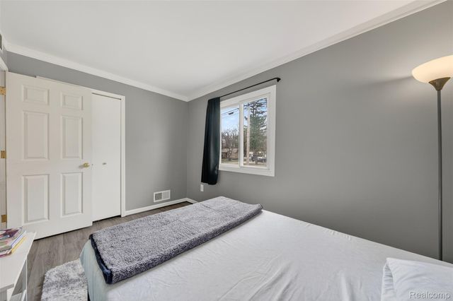 31674 Grove, Fraser, MI 48026