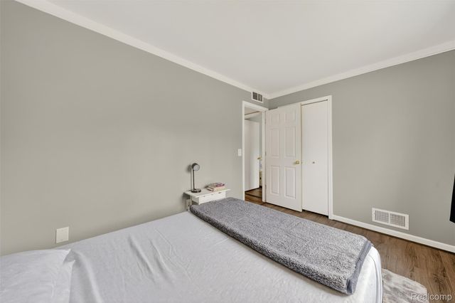 31674 Grove, Fraser, MI 48026