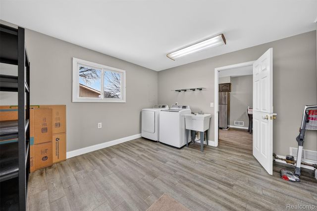 31674 Grove, Fraser, MI 48026