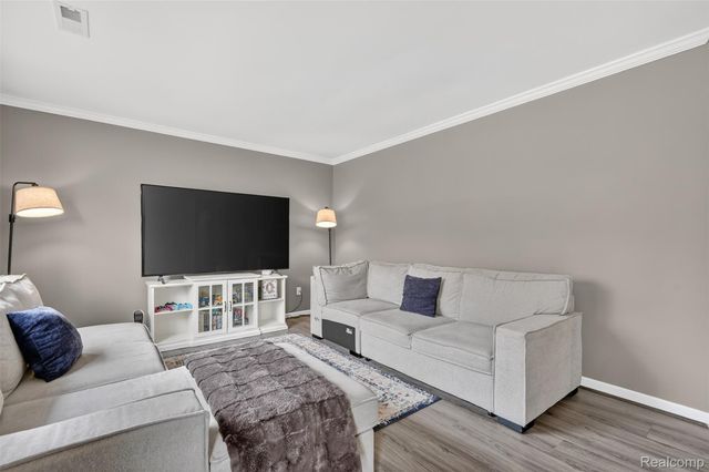 31674 Grove, Fraser, MI 48026