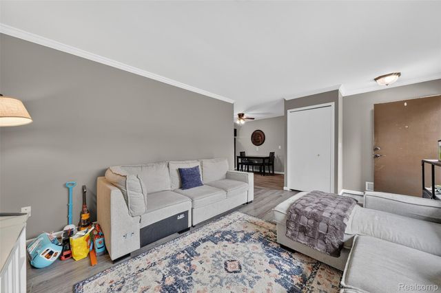 31674 Grove, Fraser, MI 48026