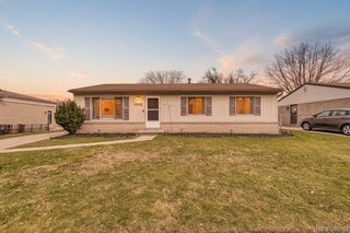 31674 Grove, Fraser, MI 48026