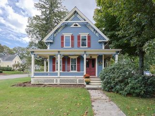99 Pleasant St, Franklin, MA 02038