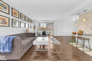 300 E 40TH Street # 31C, New York City, NY 10016