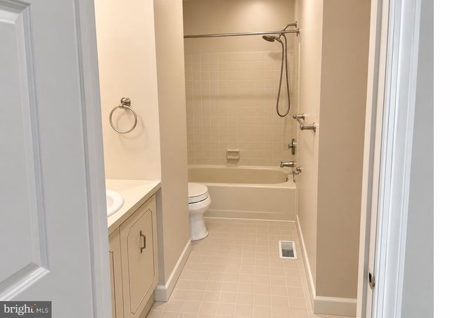 23 LAUREL CIR, Newtown, PA 18940
