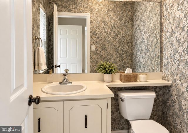 23 LAUREL CIR, Newtown, PA 18940