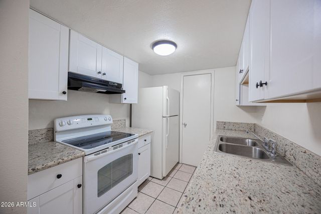5040 N 40TH Avenue, Phoenix, AZ 85019