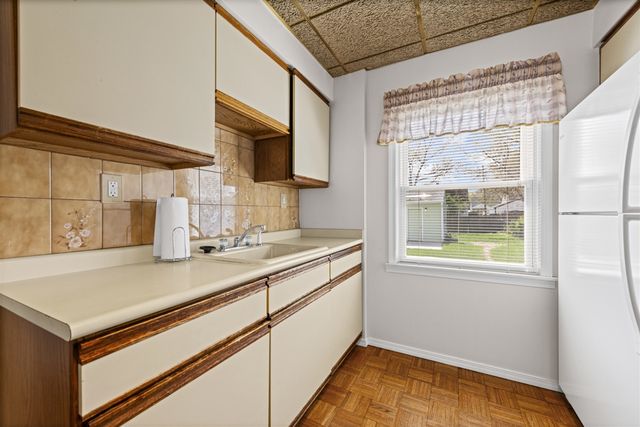 24601 Dartmouth Street, Dearborn Heights, MI 48125