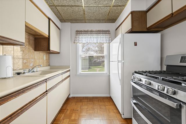 24601 Dartmouth Street, Dearborn Heights, MI 48125