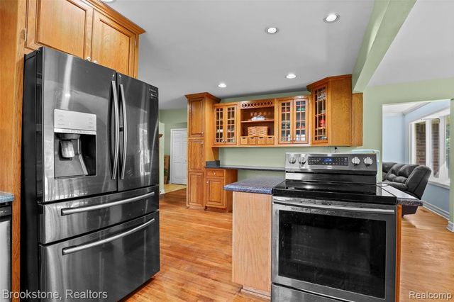 23059 Remick Drive, Clinton Township, MI 48036