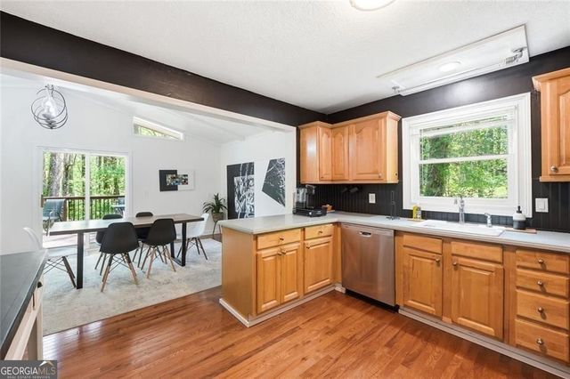 306 Jason Court, Woodstock, GA 30188