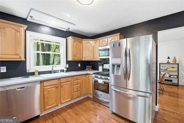 306 Jason Court, Woodstock, GA 30188