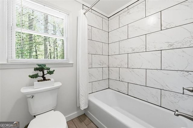 306 Jason Court, Woodstock, GA 30188