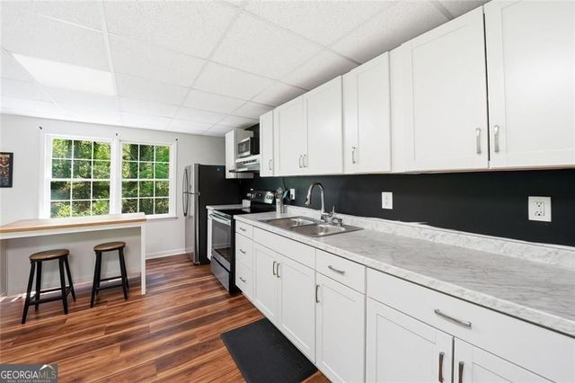 306 Jason Court, Woodstock, GA 30188