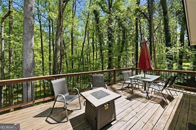 306 Jason Court, Woodstock, GA 30188