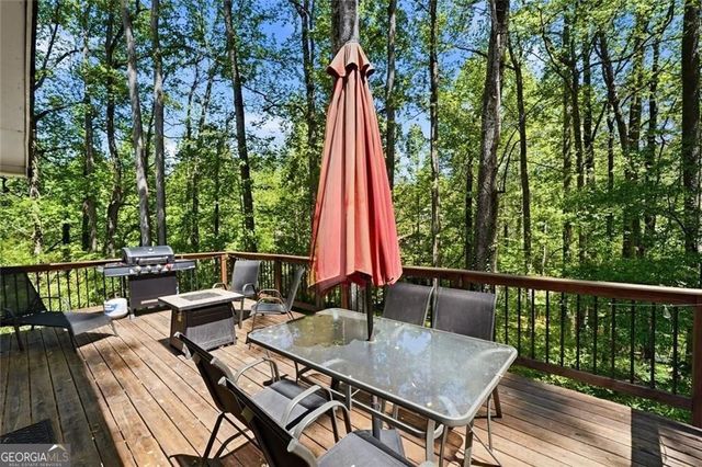 306 Jason Court, Woodstock, GA 30188