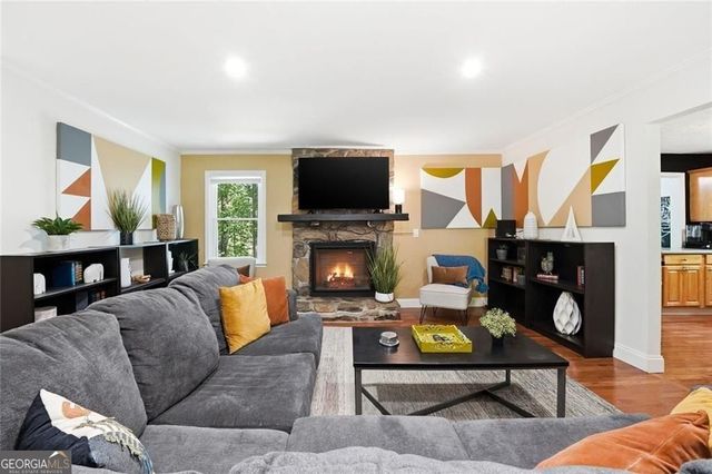 306 Jason Court, Woodstock, GA 30188