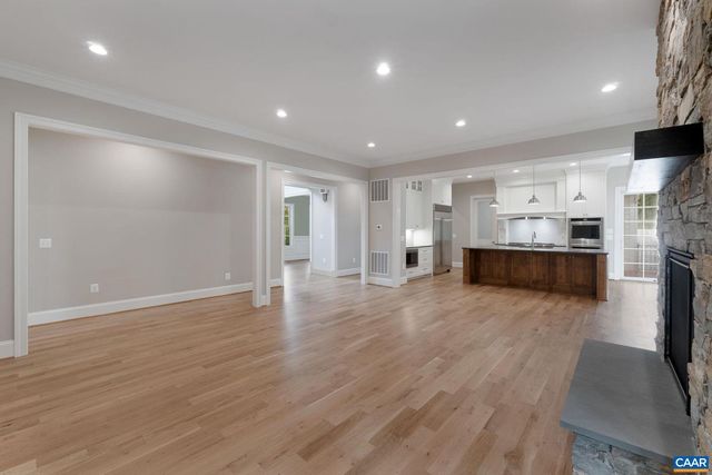 2 MORGANTOWN RD, Charlottesville, VA 22903