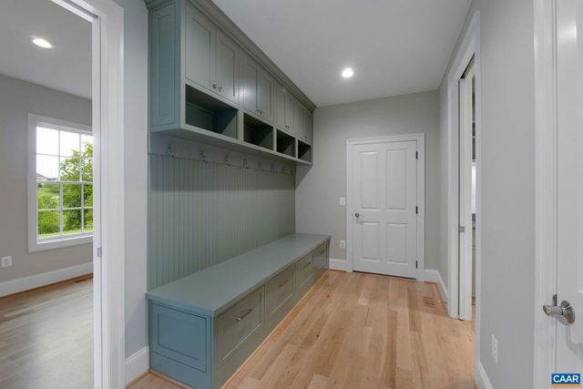 2 MORGANTOWN RD, Charlottesville, VA 22903