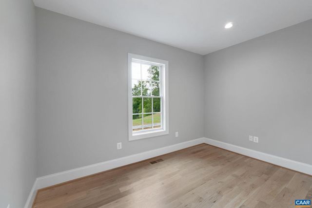 2 MORGANTOWN RD, Charlottesville, VA 22903