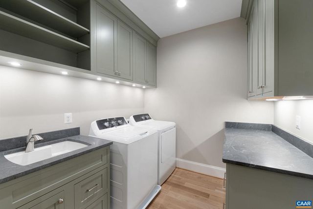 2 MORGANTOWN RD, Charlottesville, VA 22903