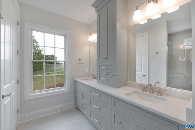 2 MORGANTOWN RD, Charlottesville, VA 22903