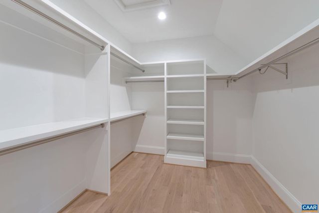 2 MORGANTOWN RD, Charlottesville, VA 22903