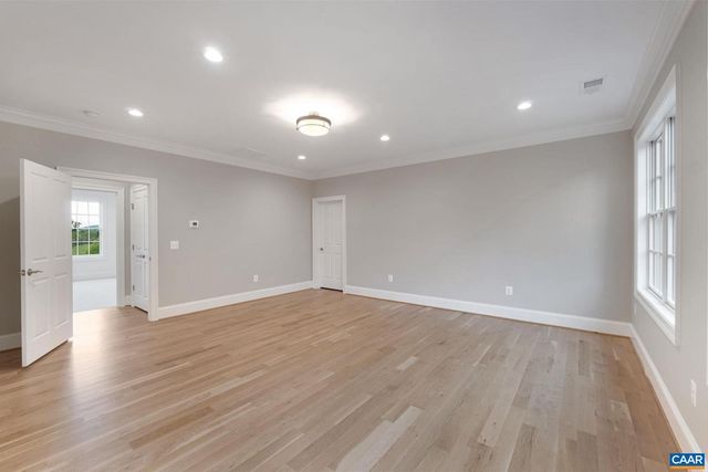 2 MORGANTOWN RD, Charlottesville, VA 22903