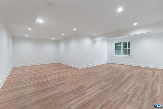 2 MORGANTOWN RD, Charlottesville, VA 22903