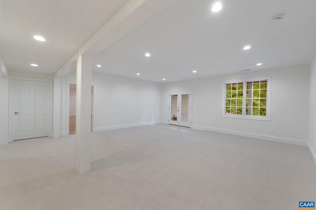 2 MORGANTOWN RD, Charlottesville, VA 22903