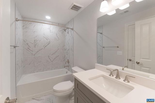 2 MORGANTOWN RD, Charlottesville, VA 22903