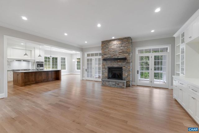 2 MORGANTOWN RD, Charlottesville, VA 22903