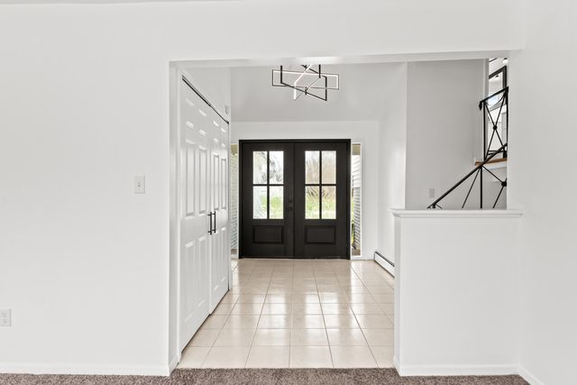 22589 Bell Brook Street, Southfield City, MI 48034