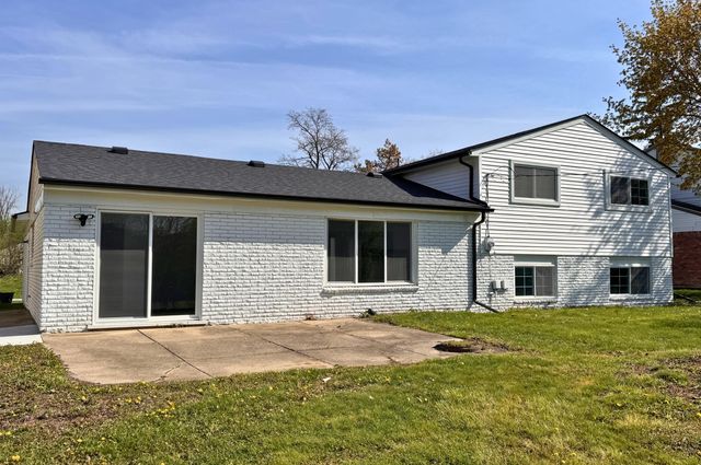 22589 Bell Brook Street, Southfield City, MI 48034