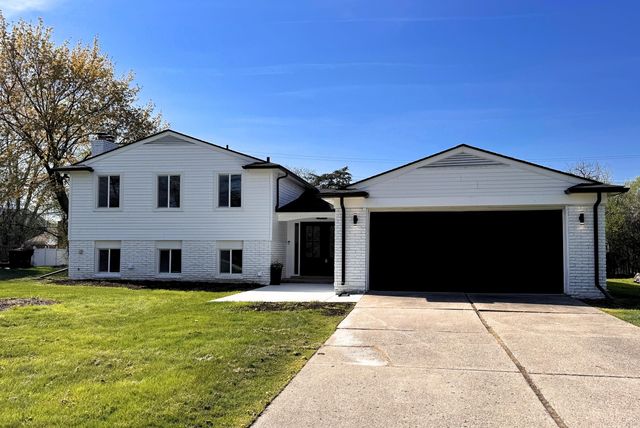 22589 Bell Brook Street, Southfield City, MI 48034