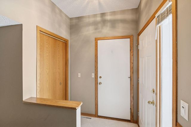 5550 Nathan Lane N 1, Plymouth, MN 55442